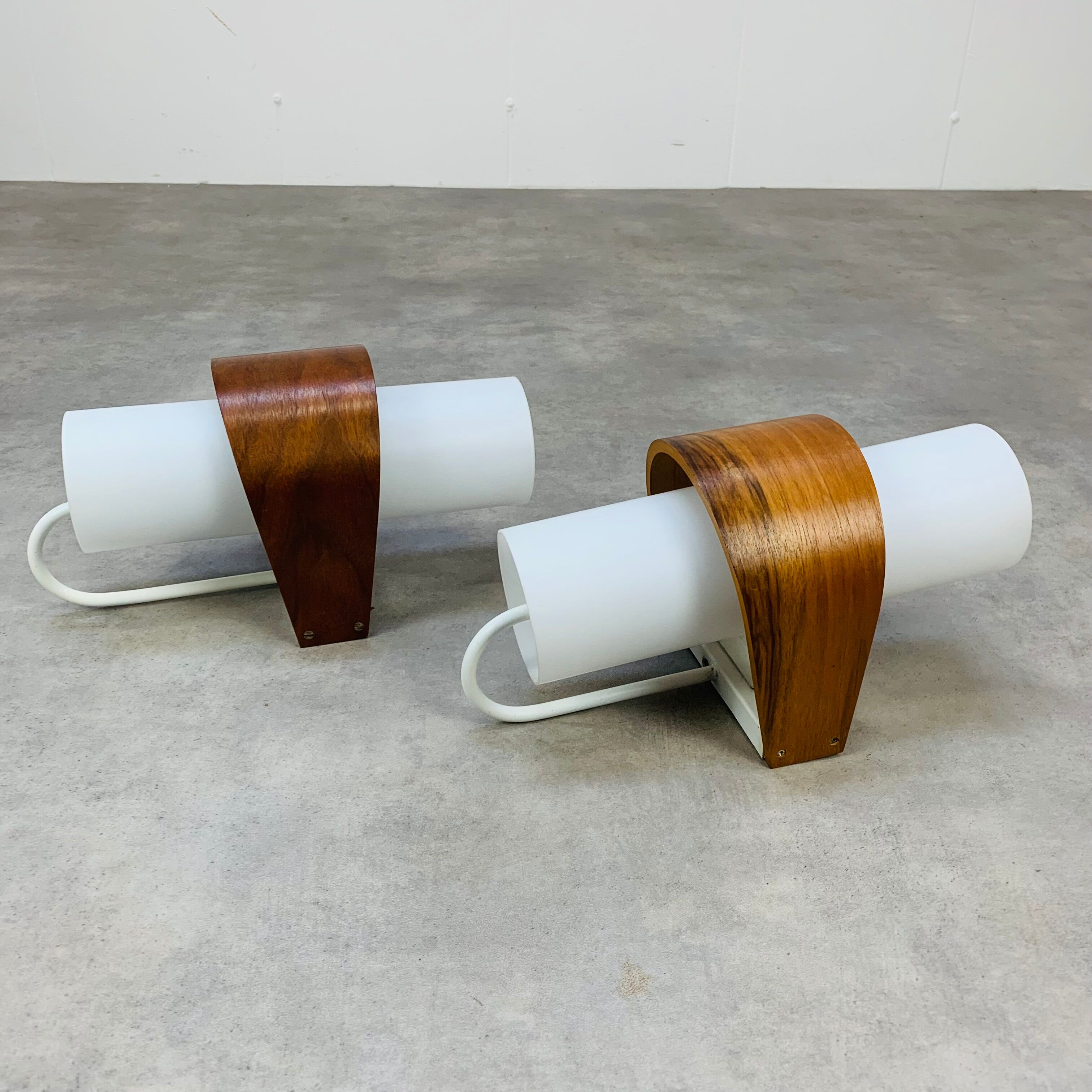 Pair of Louis Kalff NX40 model wall lamps for Philips