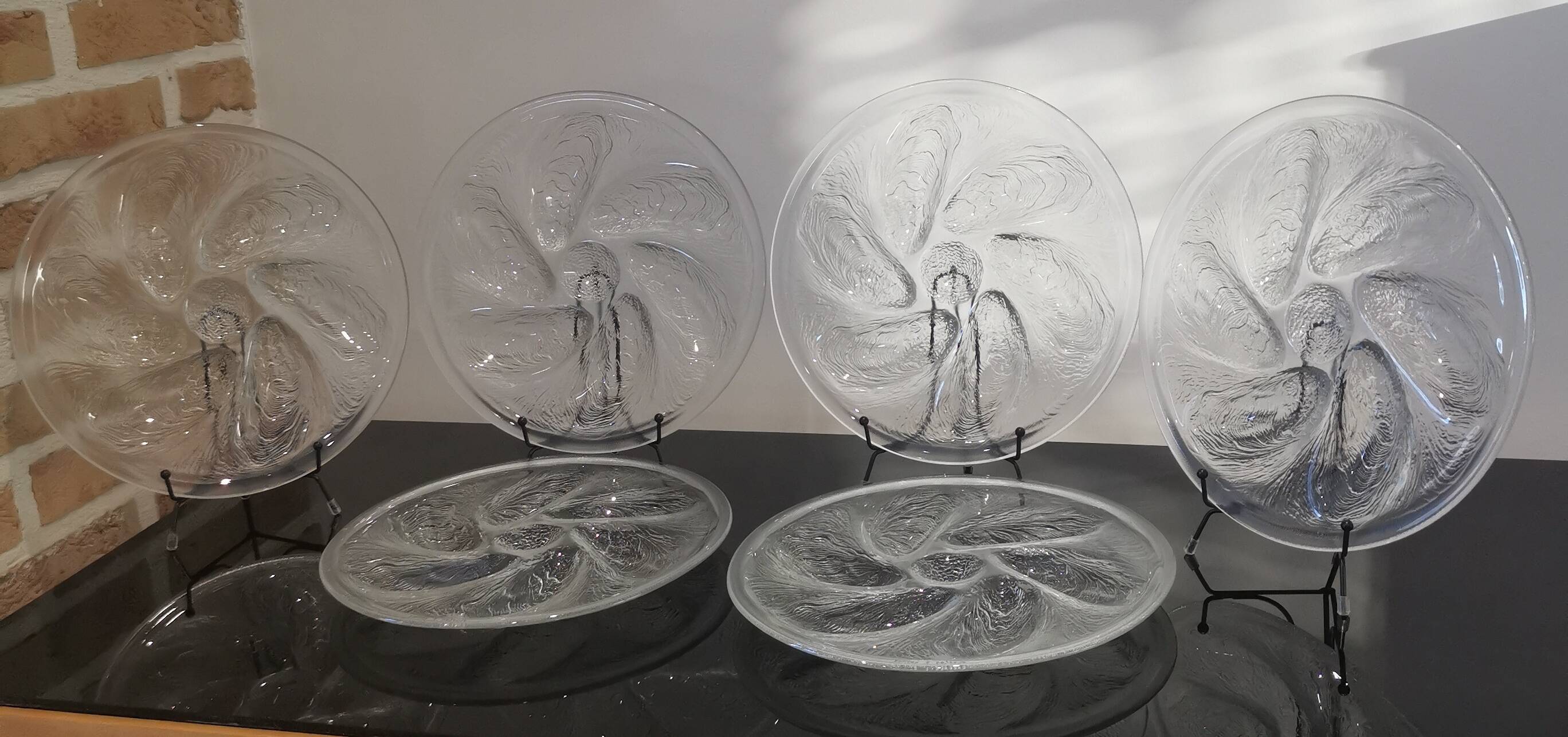 6 embossed glass oyster plates, 1970s Arcoroc France