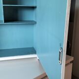 Wall cabinet