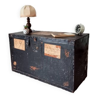 Old box early 20th century military commander lance