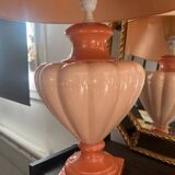 Pink shell-shaped lamp
