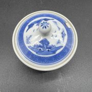 Elegant table set, Chinese porcelain, blue and white, condiments.