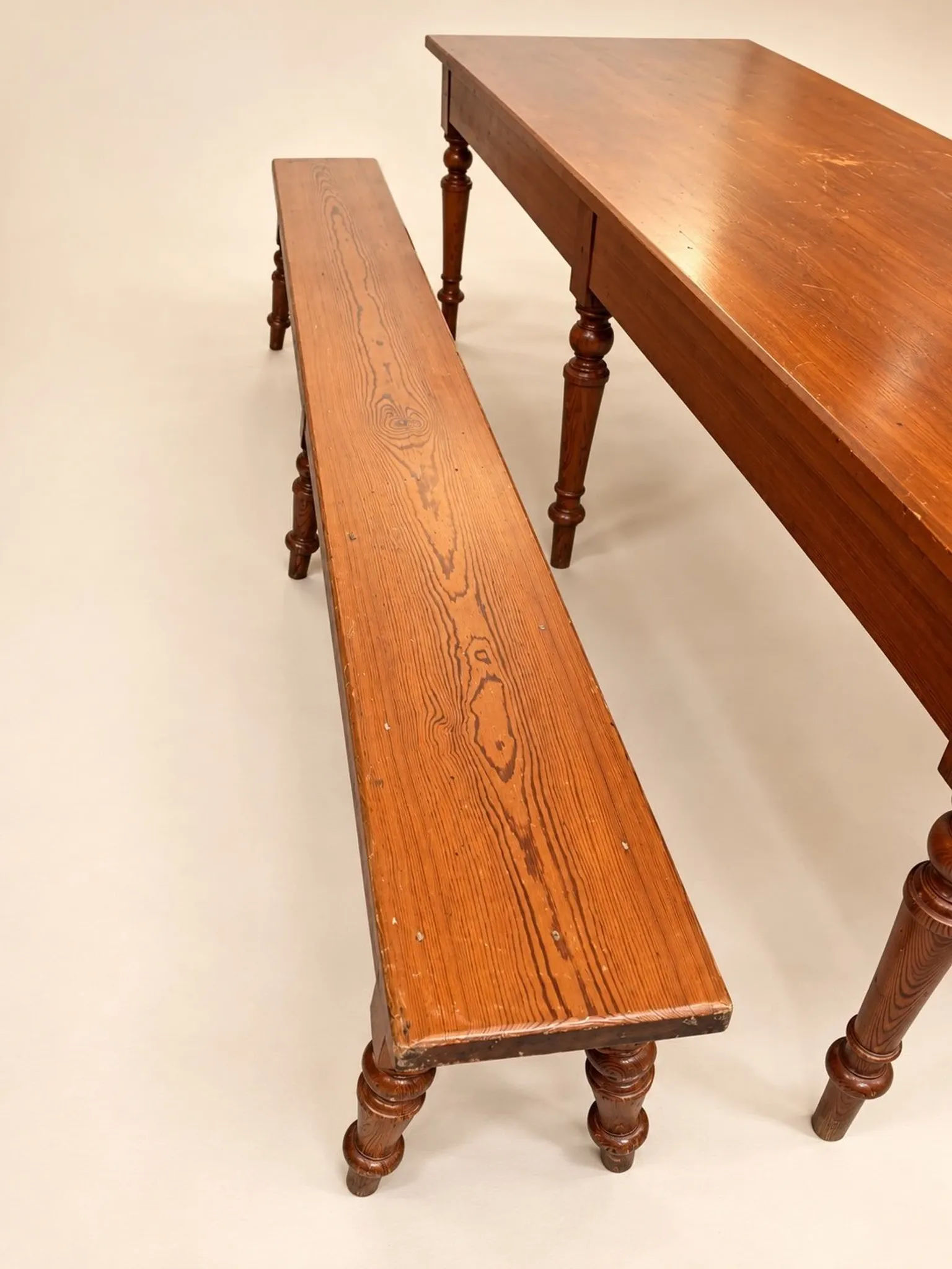 Farmhouse table and benches – Louis-Philippe style – Pitch pine