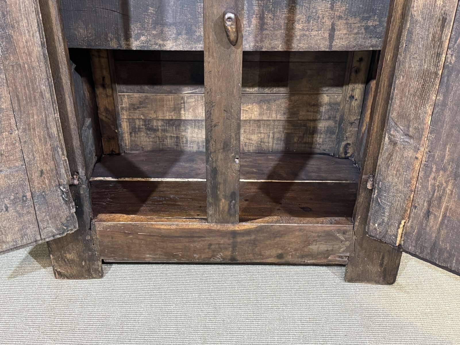 Entrance furniture, Breton wardrobe in oak and chestnut from the 19th century.