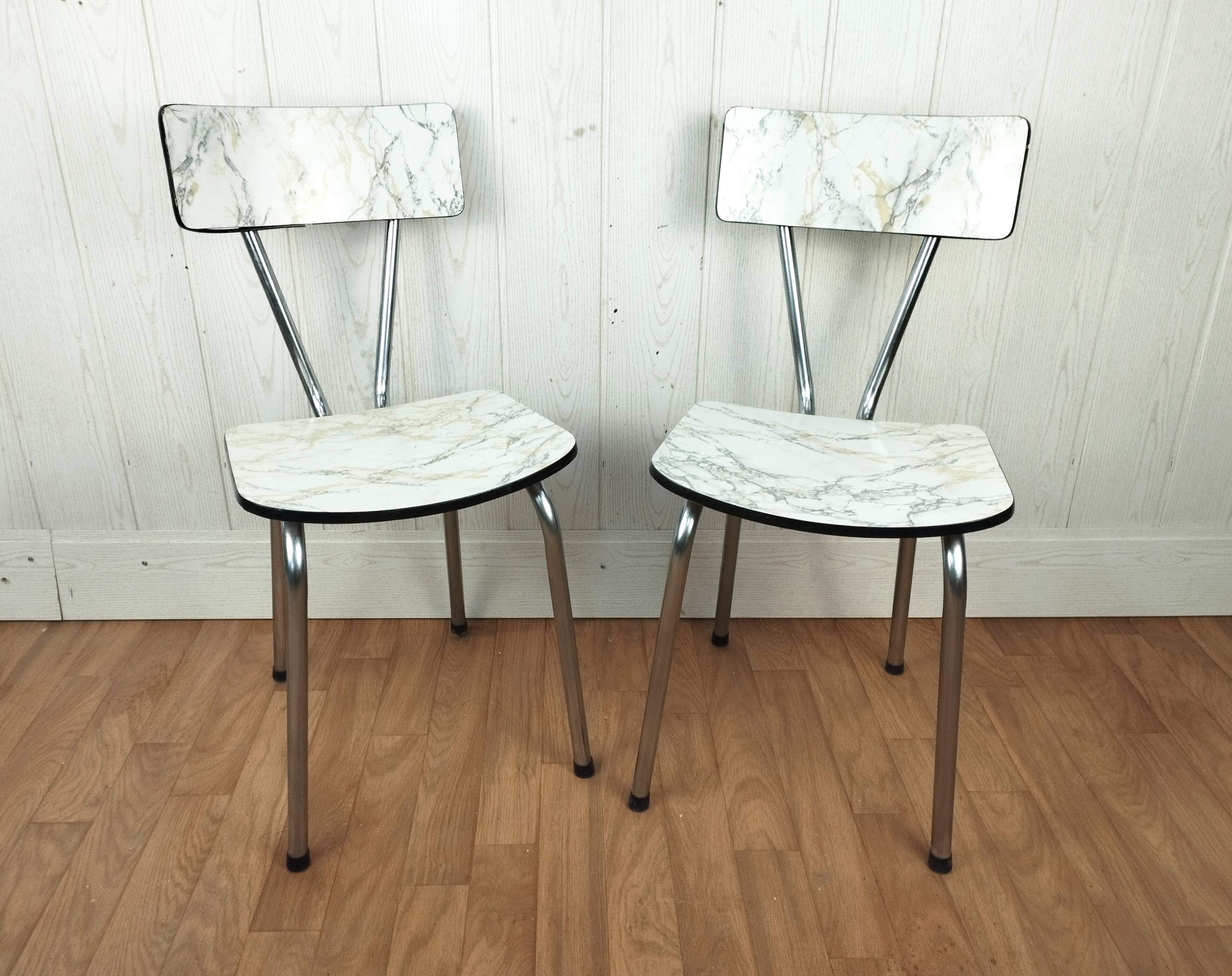 Formica table and its 2 chairs imitation marble
