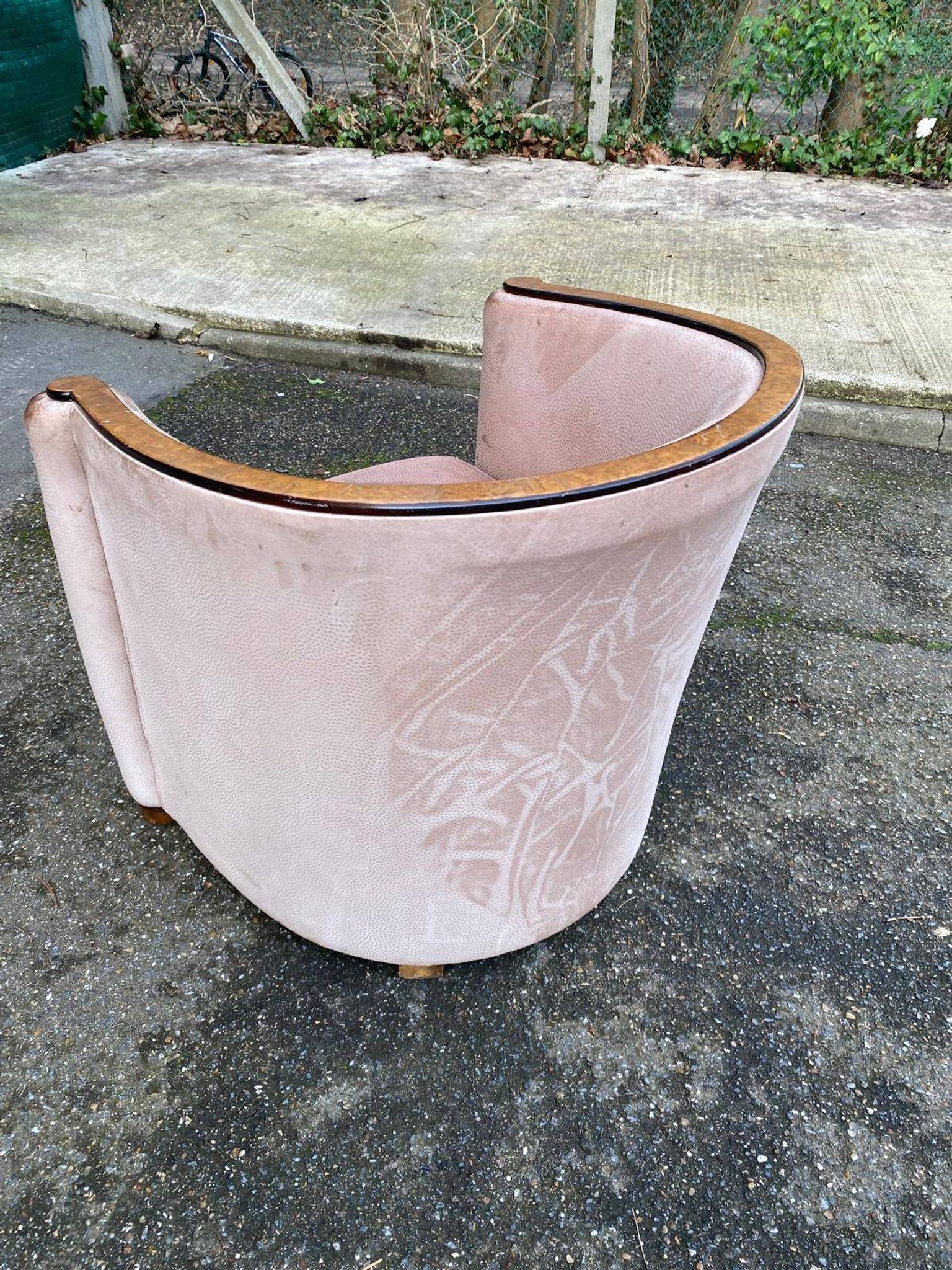 Art Deco club armchair Daisy Simon in beige leather and wood.