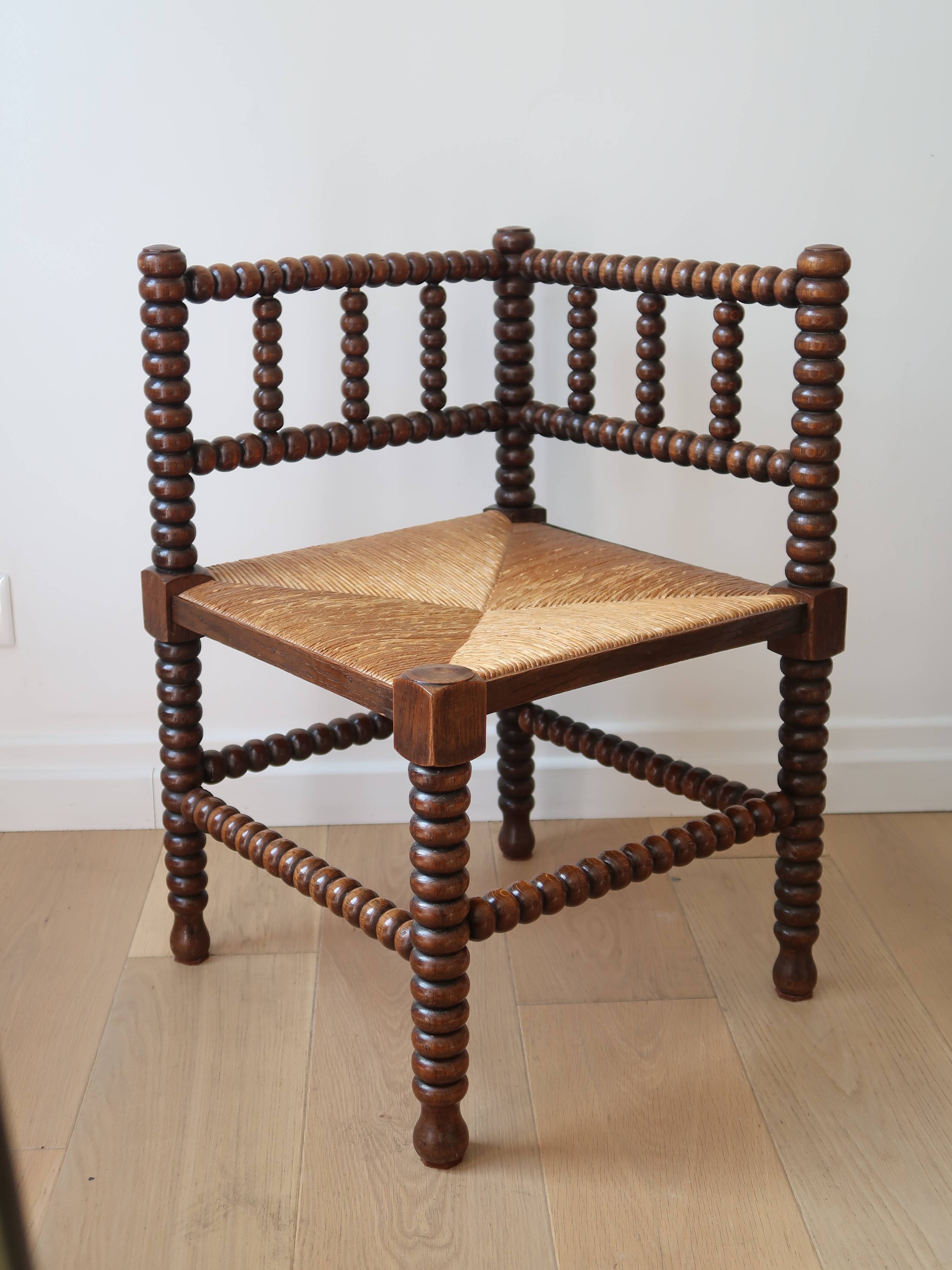 Corner chair in pearl wood