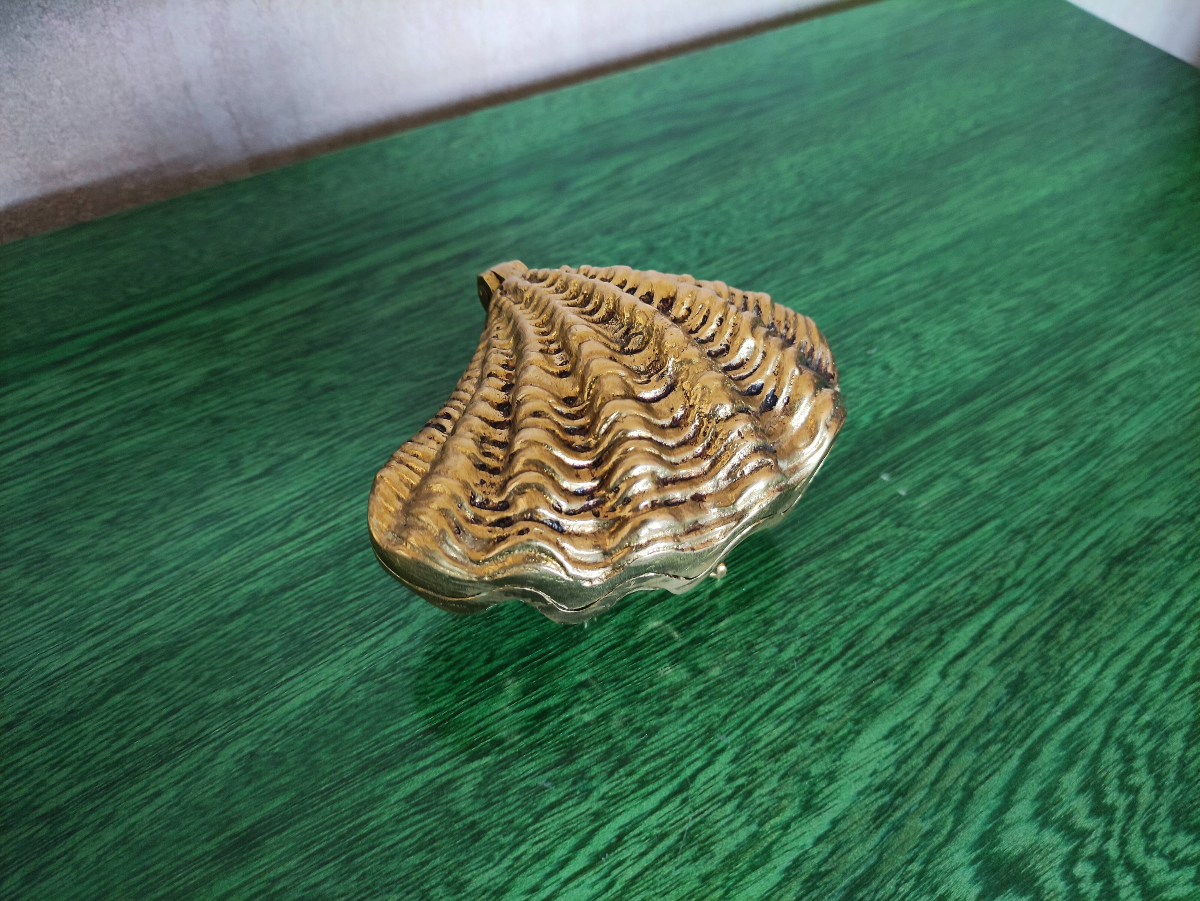 Art deco gilded bronze jewelry, biblical shell