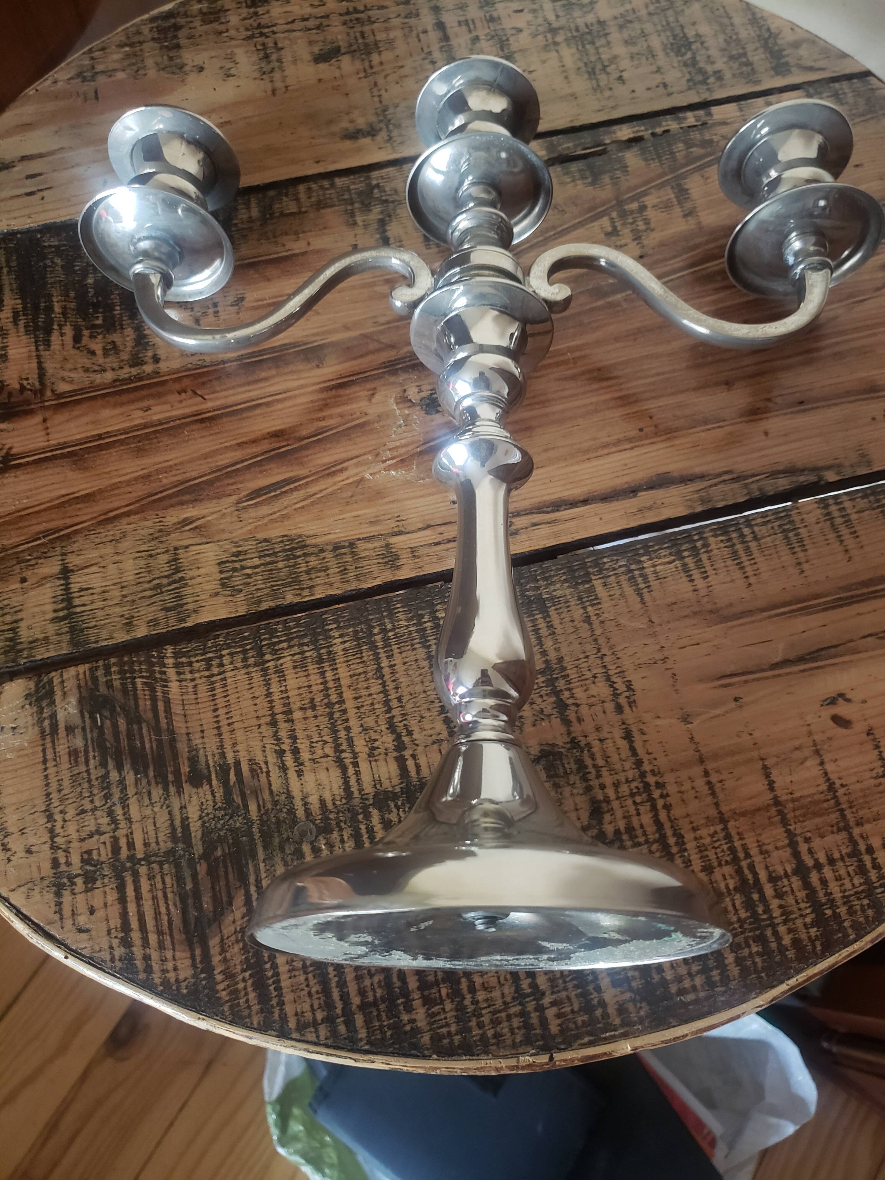 Silver 3-spoke candle holder