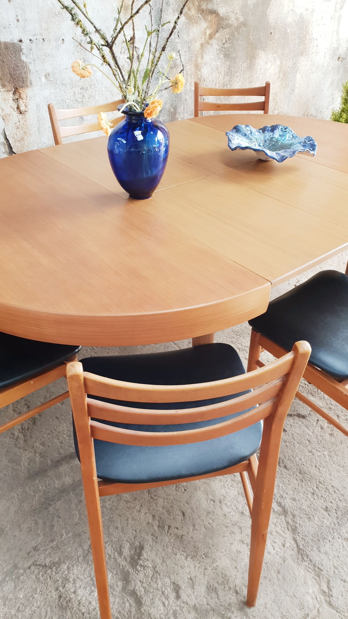 Table ronde scandinave extensible