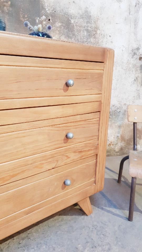 Vintage chest of drawers