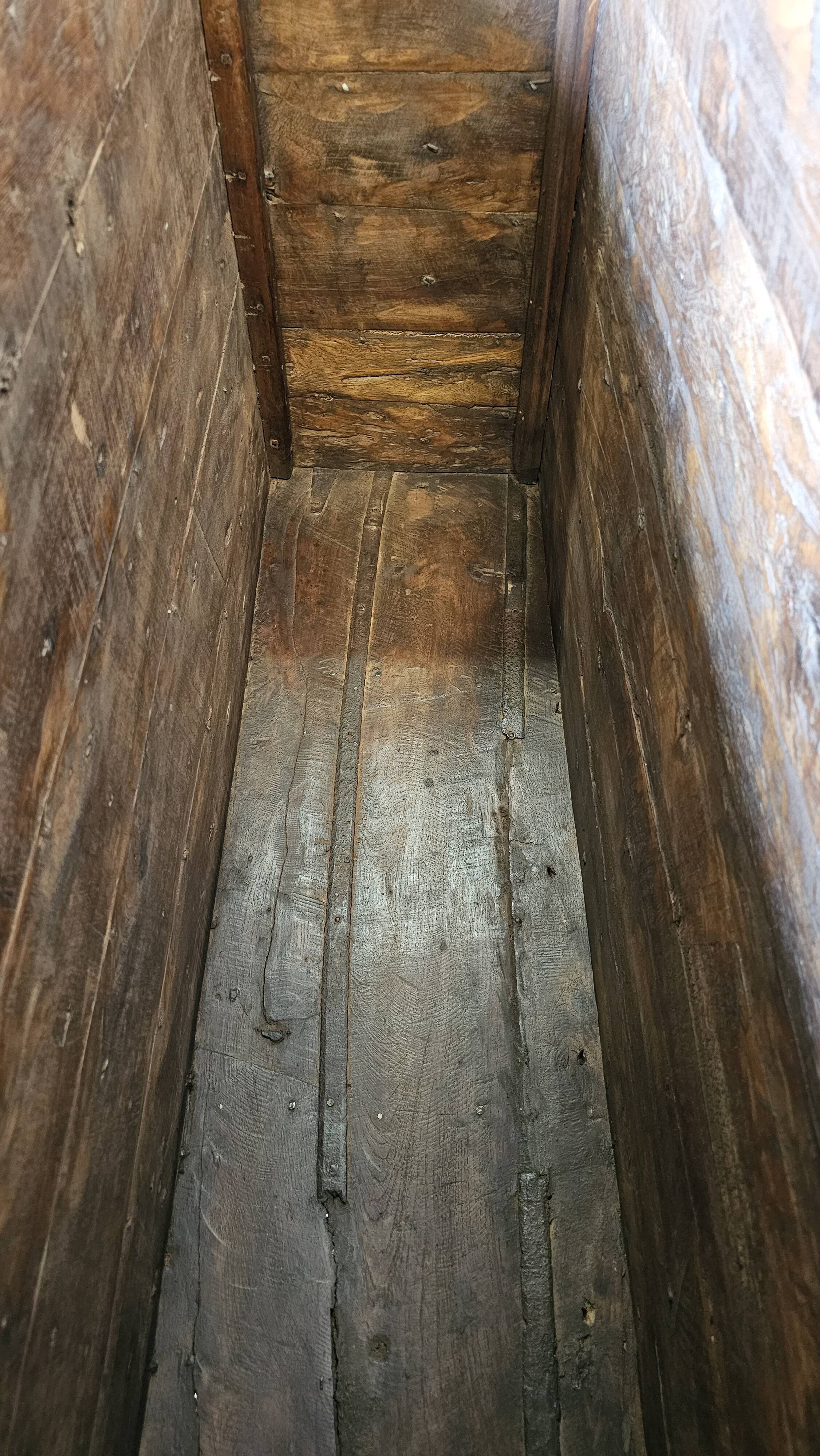 Old chest - dowry console from Bikaner in teak and wrought iron