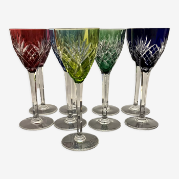 Ensemble de 9 verres à vin en Cristal taillé de Saint Louis Chantilly