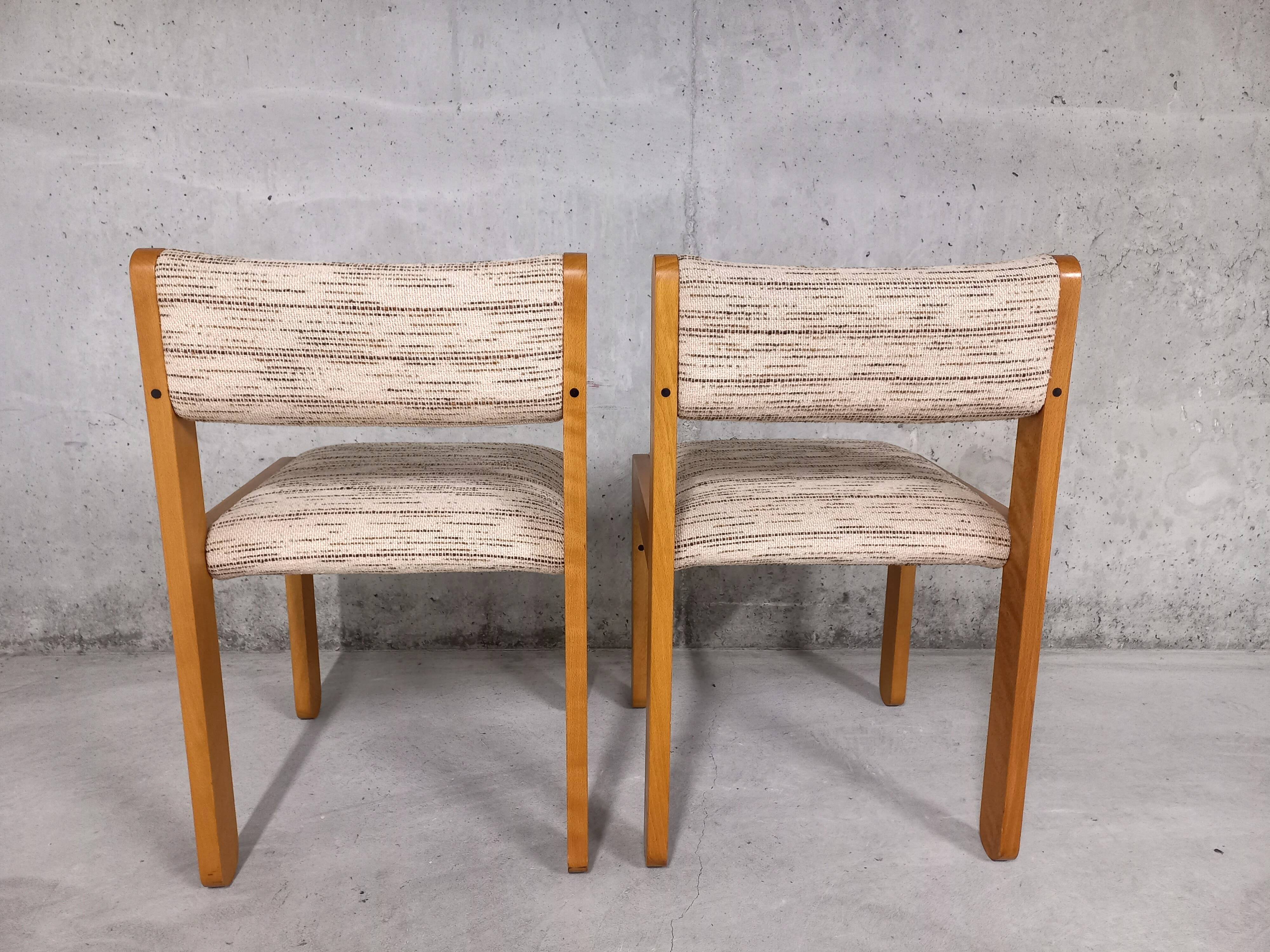 Suite de 2 chaises vintage Baumann en bois et tissu de laine années 70