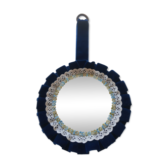 Miroir à suspendre tissus froufrou bleu velours vintage