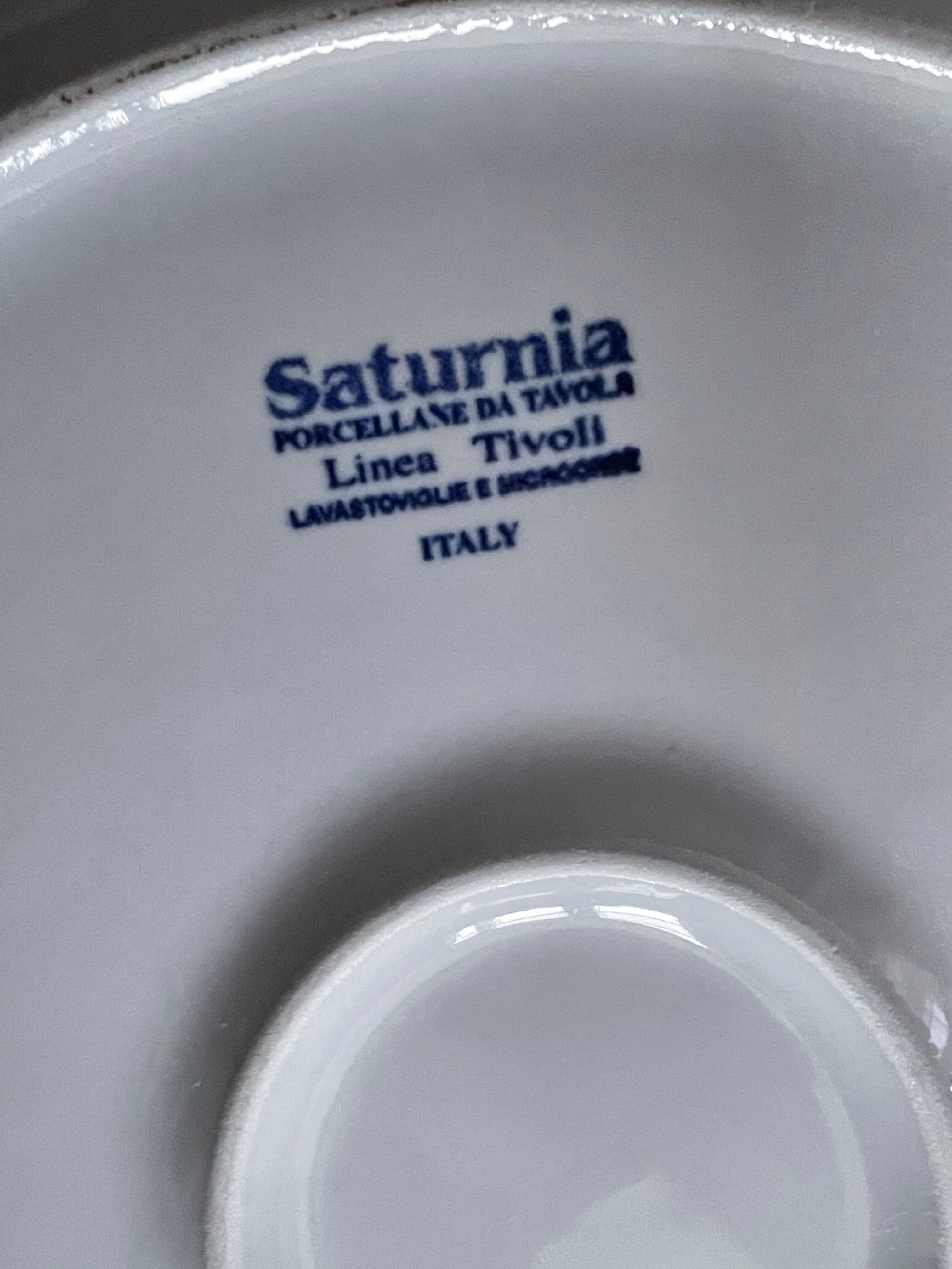 3 white porcelain plates for pasta like Saturnia restaurant