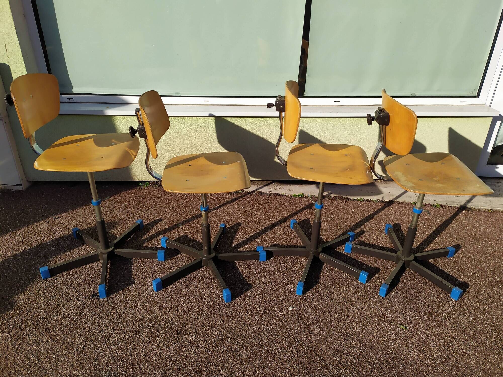 Set of 4 adjustable swivel sewing workshop chairs