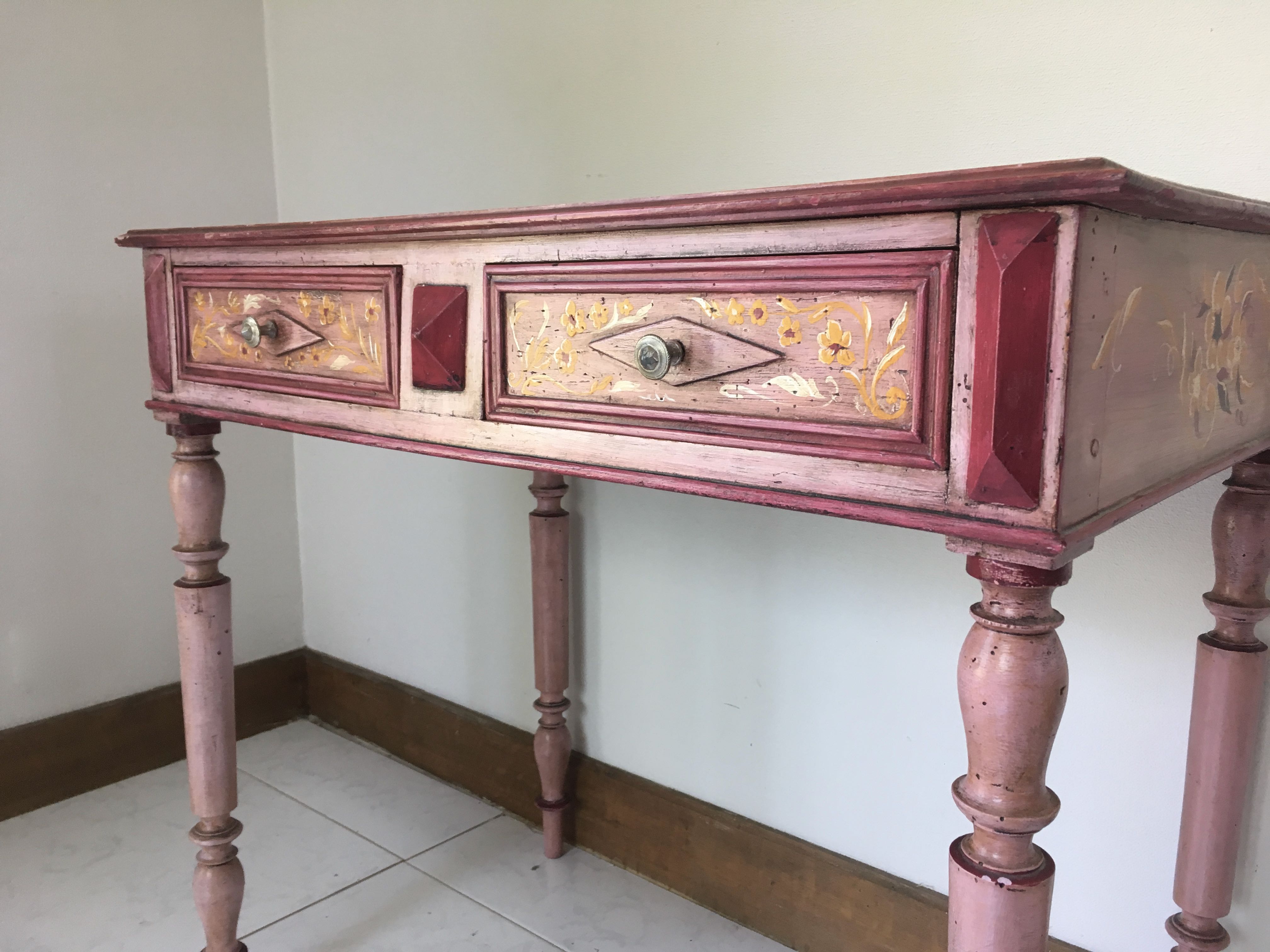 Table d’appoint à tiroirs ou bureau d'enfant