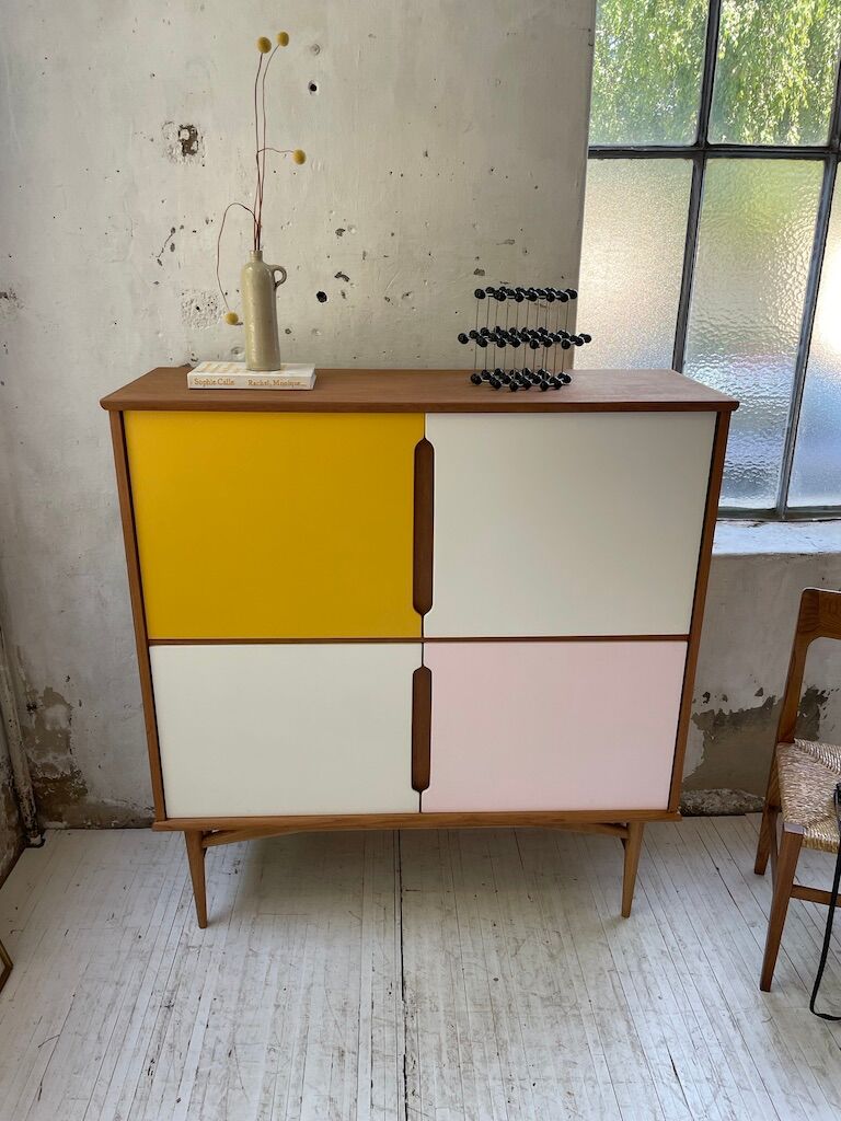 Teak-enfilade storage cabinet