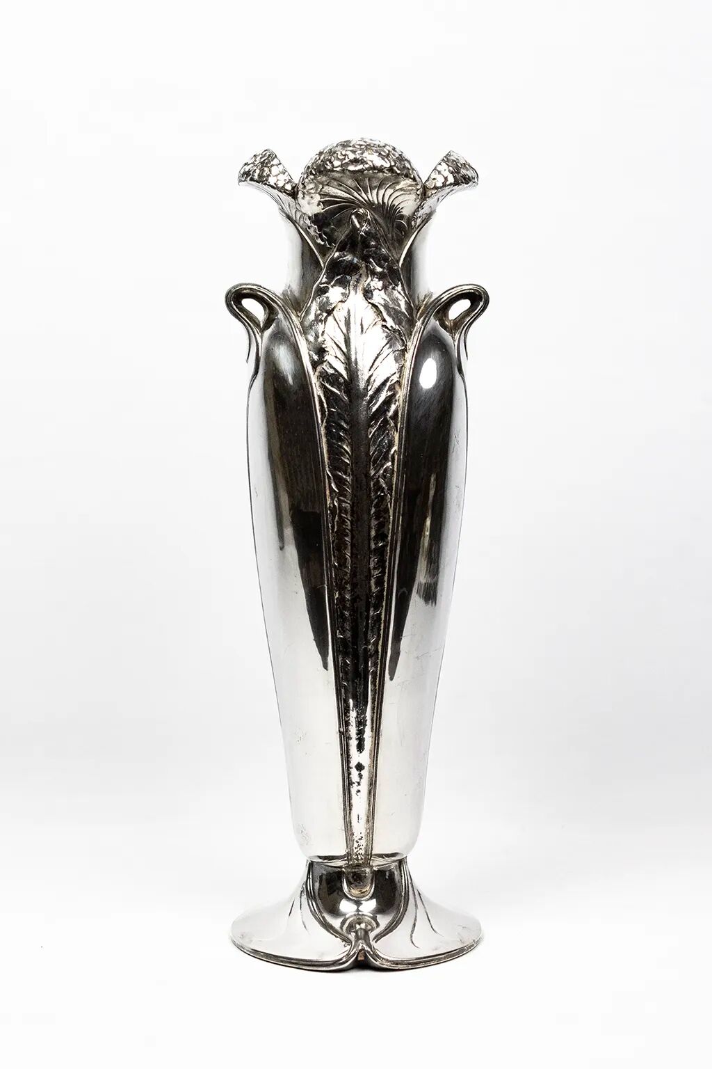 Ombelle vase in silver-plated metal — Art Nouveau Gallia, Christofle, 1904