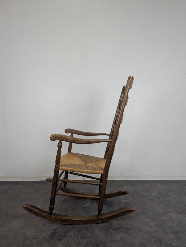 Fauteuil rocking chair brutaliste