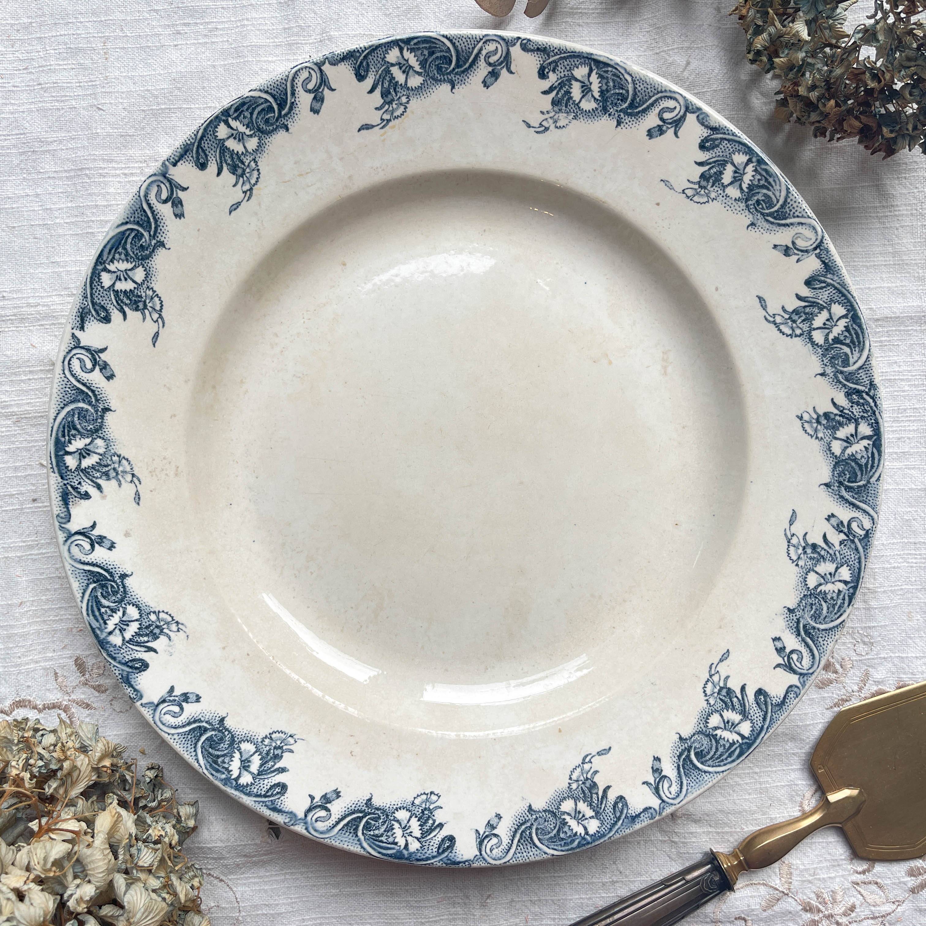 Vintage round dish Terre de fer Aux Lions de Paris model "Perselle" Made in France