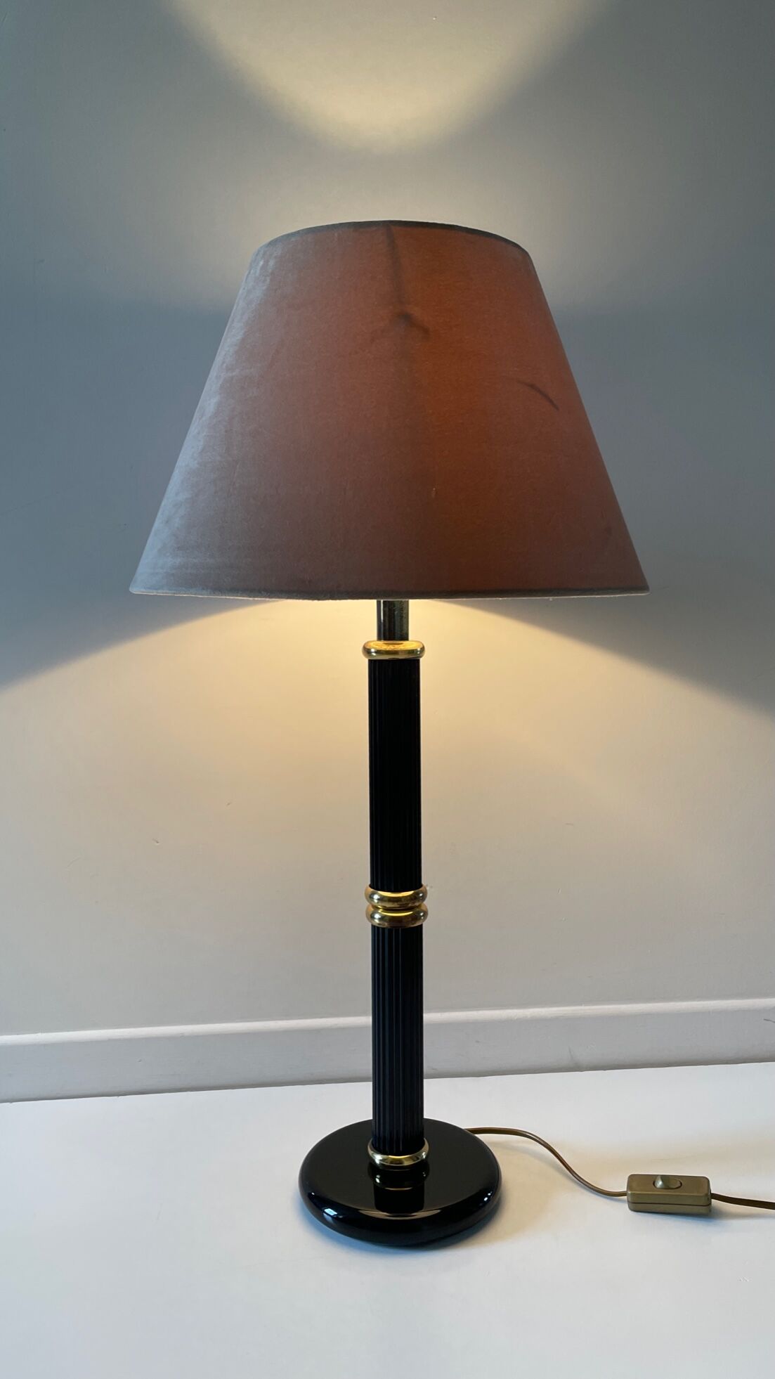 Lampe Le dauphin laiton et velours