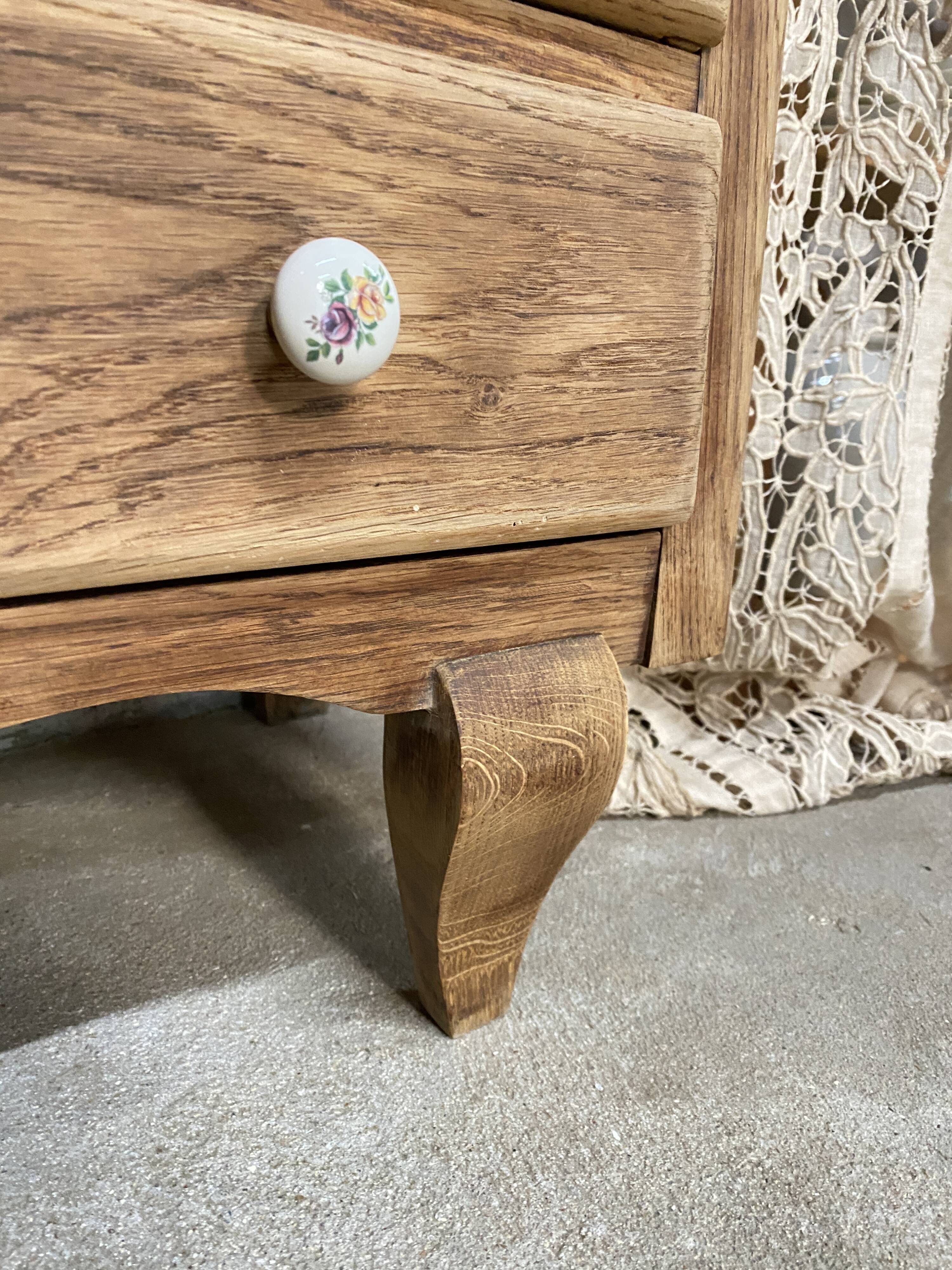 antique chest of drawers with 4 drawers