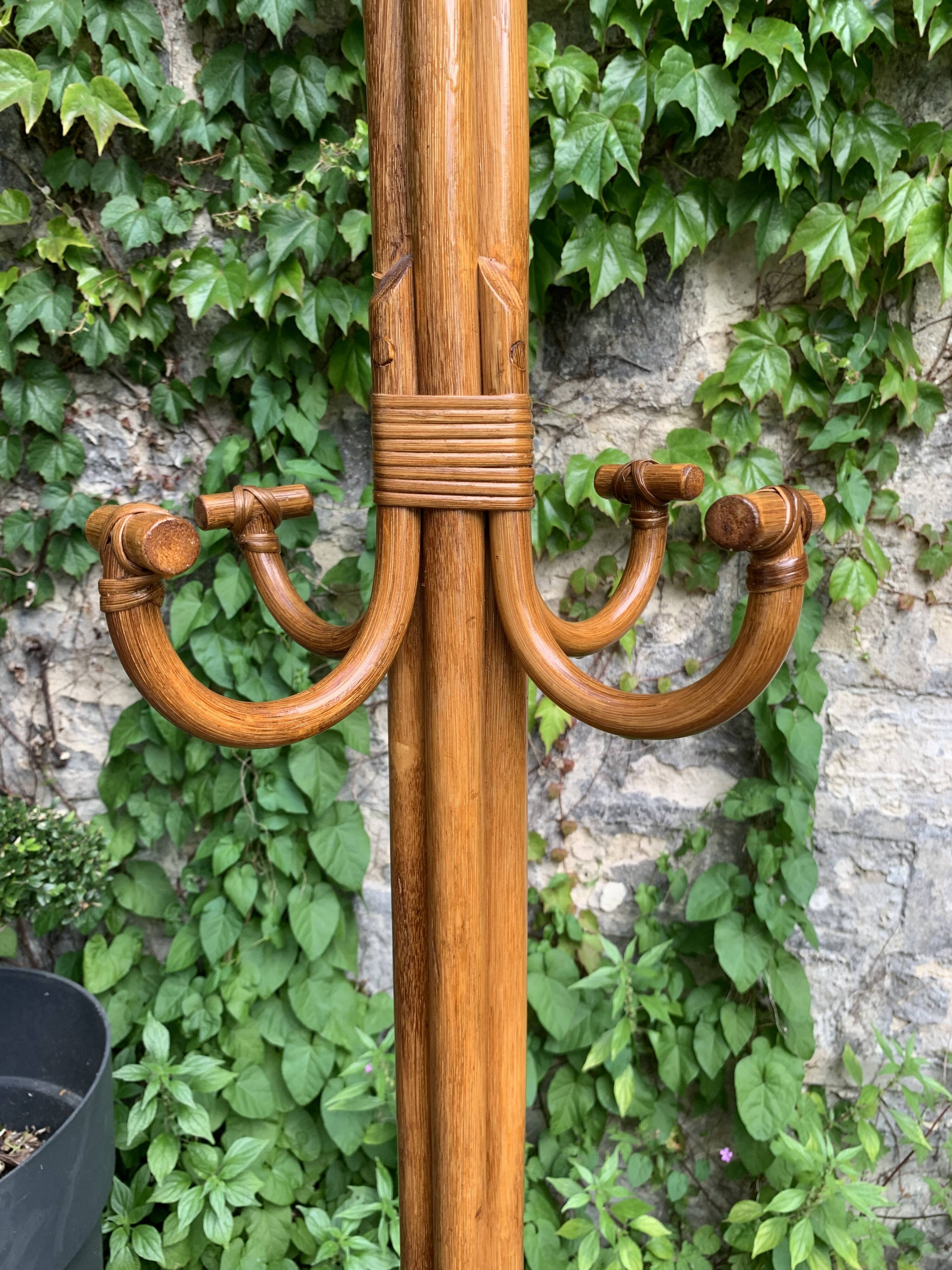 Perroquet portemanteau en rotin vintage 1970