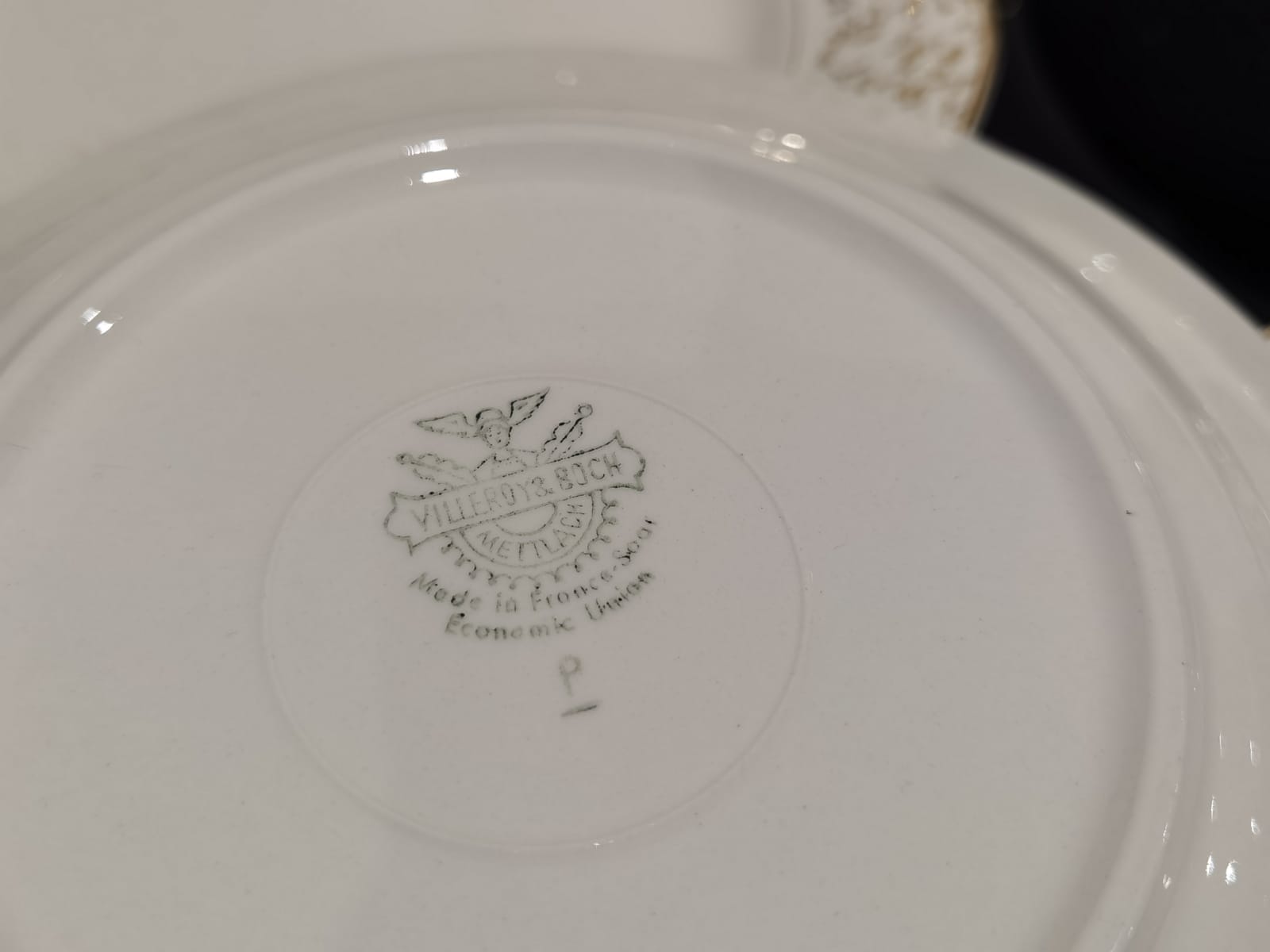 White and golden dessert plates Villeroy and Boch
