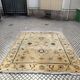 Tapis d’Orient noué main en laine, 287 × 237 cm