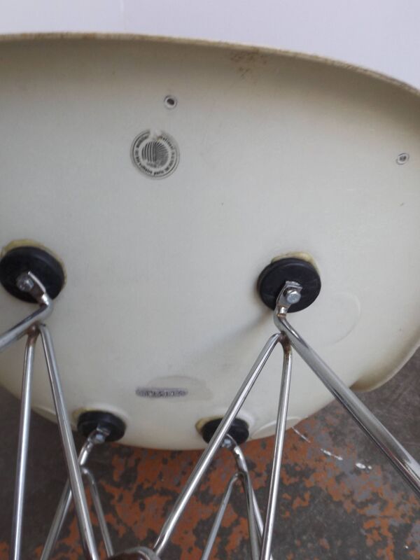 Eames Side chair Herman Miller