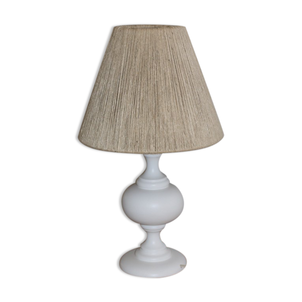 Bougeoir en bois monté en lampe et son abat-jour en corde, 47.5cm. - Lamp and co