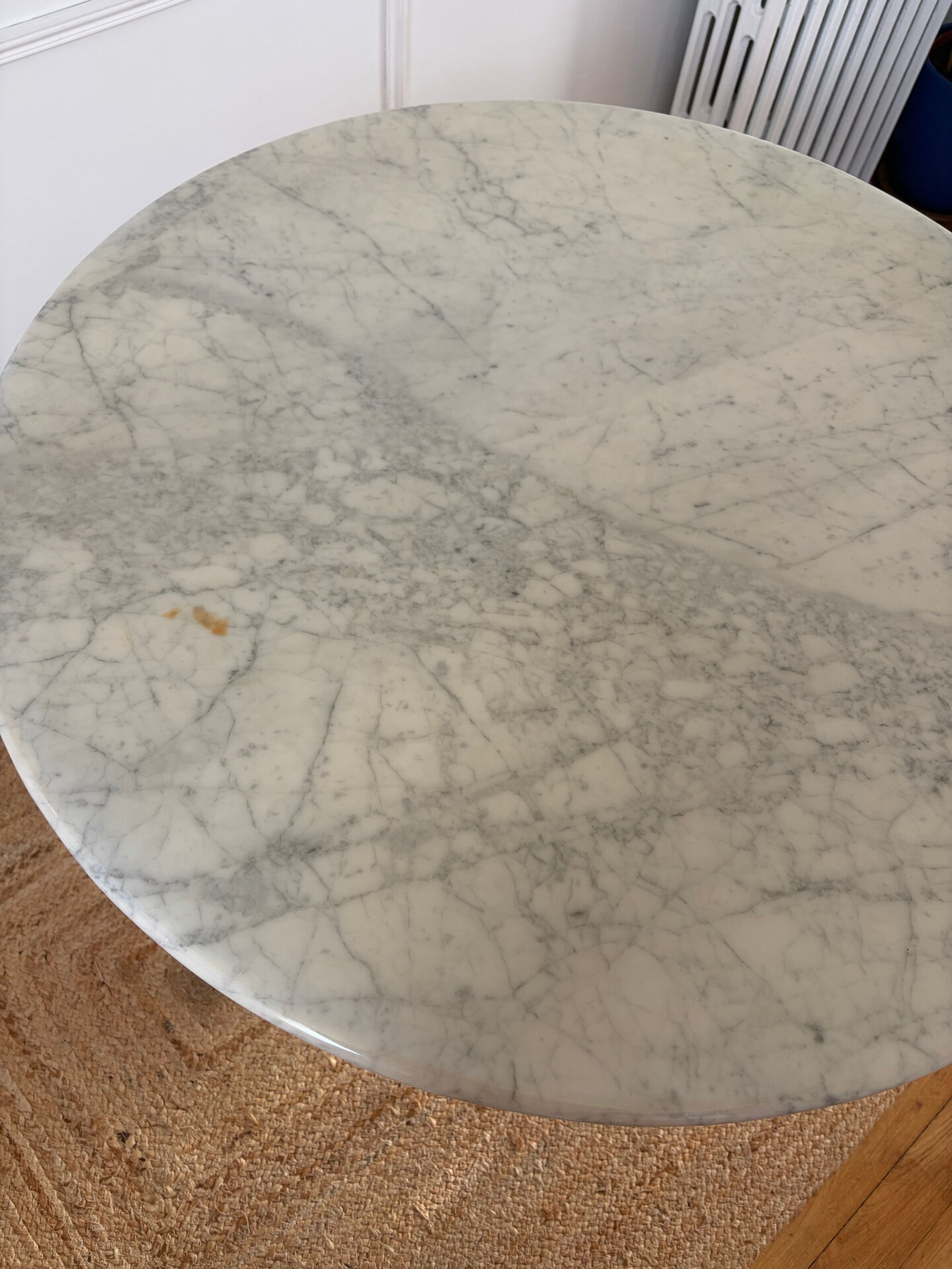 Vintage 1970 marble tulip table