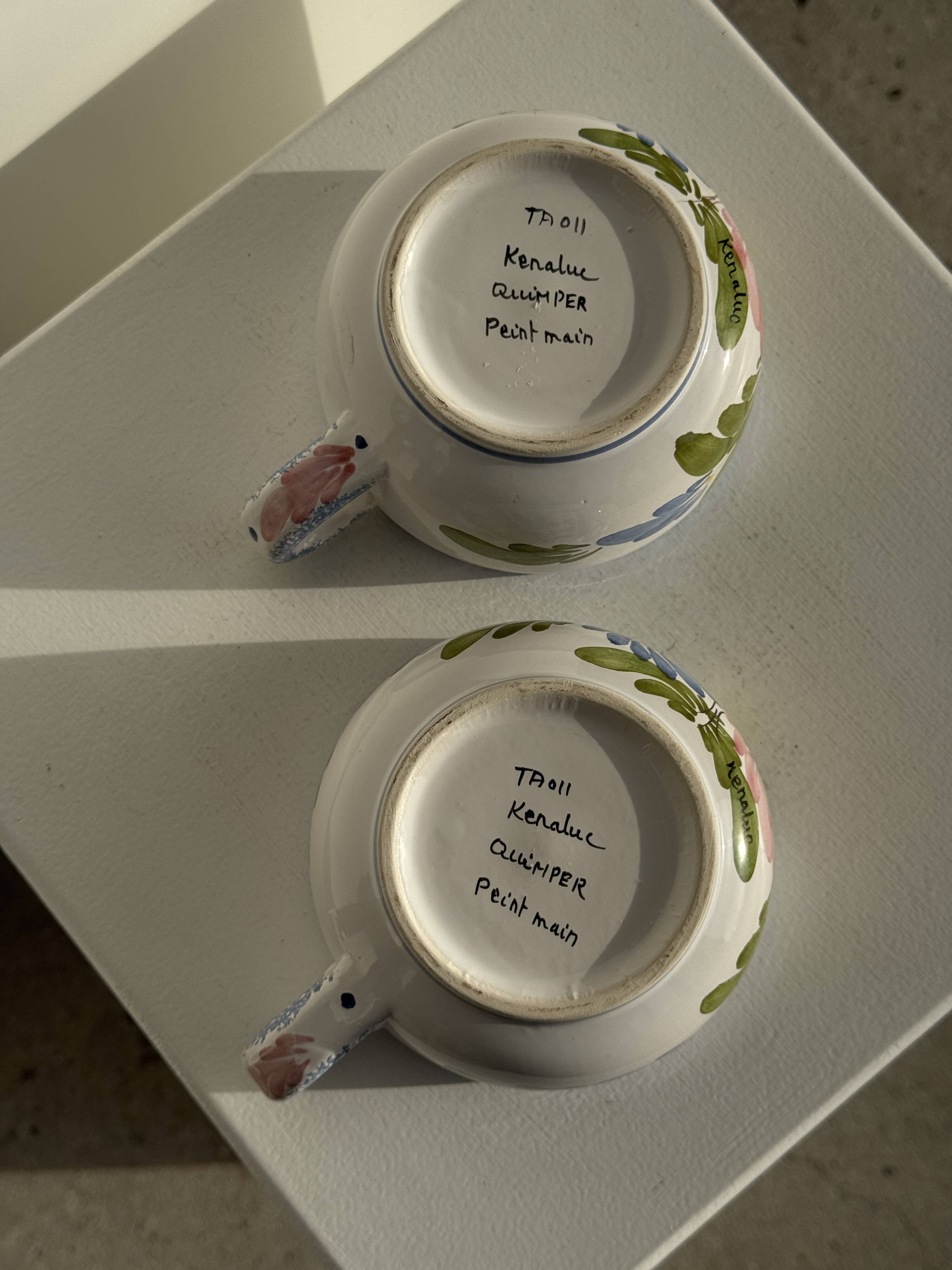 Set of 2 blue Quimper earthenware mugs H6.5 D15
