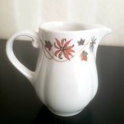 Pot à lait avec soucoupe