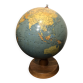 Terrestrial globe