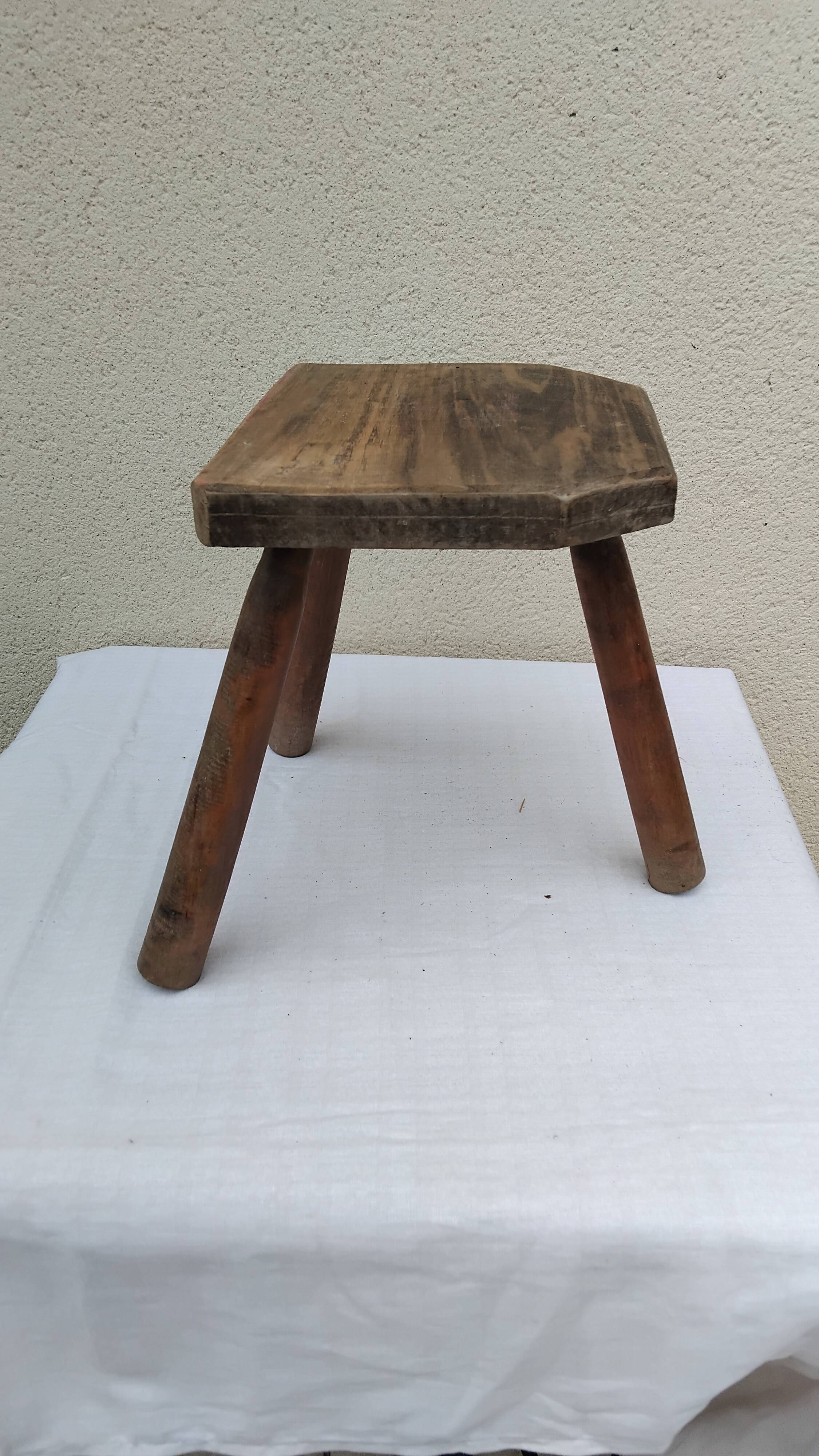 Antique vintage tripod milking stool