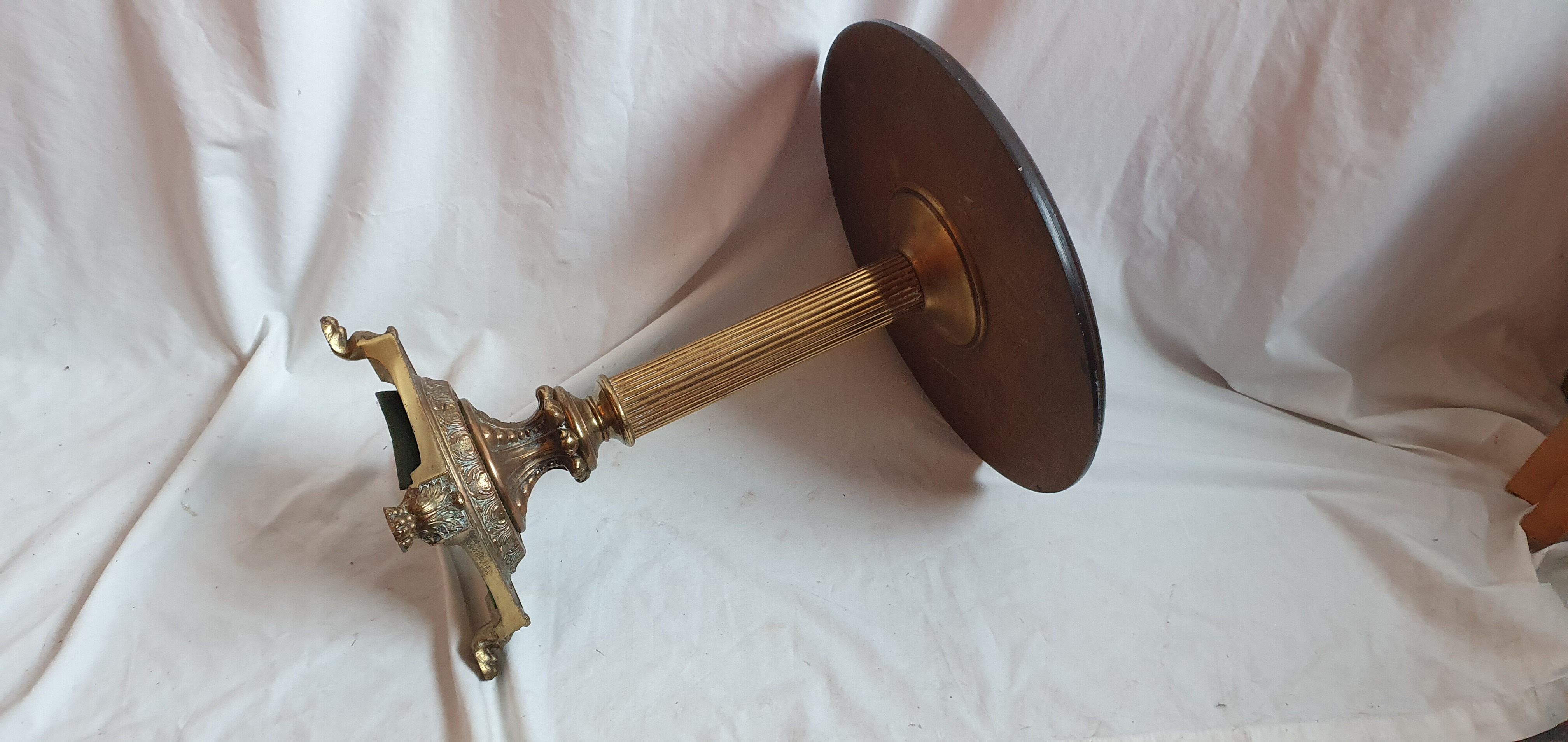 Empire style pedestal table lion's feet