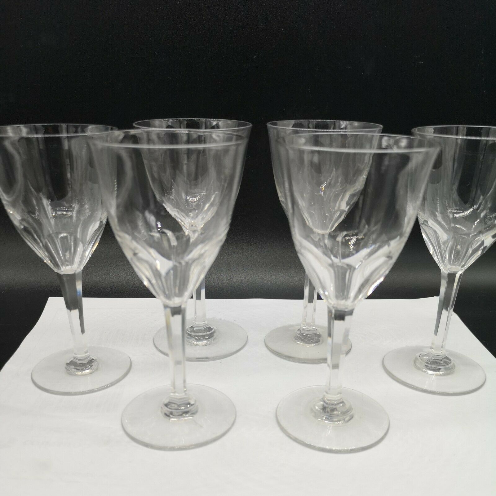 Series of 6 white wine glasses signed Baccarat model Zurich