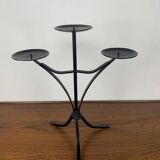 Chandelier en fer forgé , peint en noir, pour 3 bougies