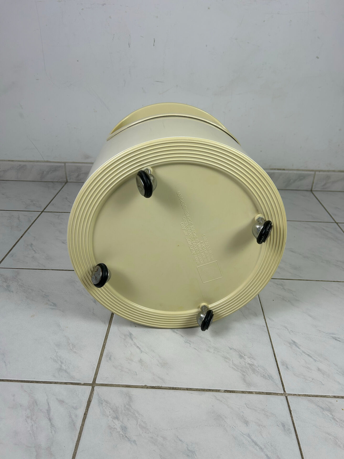 Vintage side table Artemide Giano-Giano-Vano