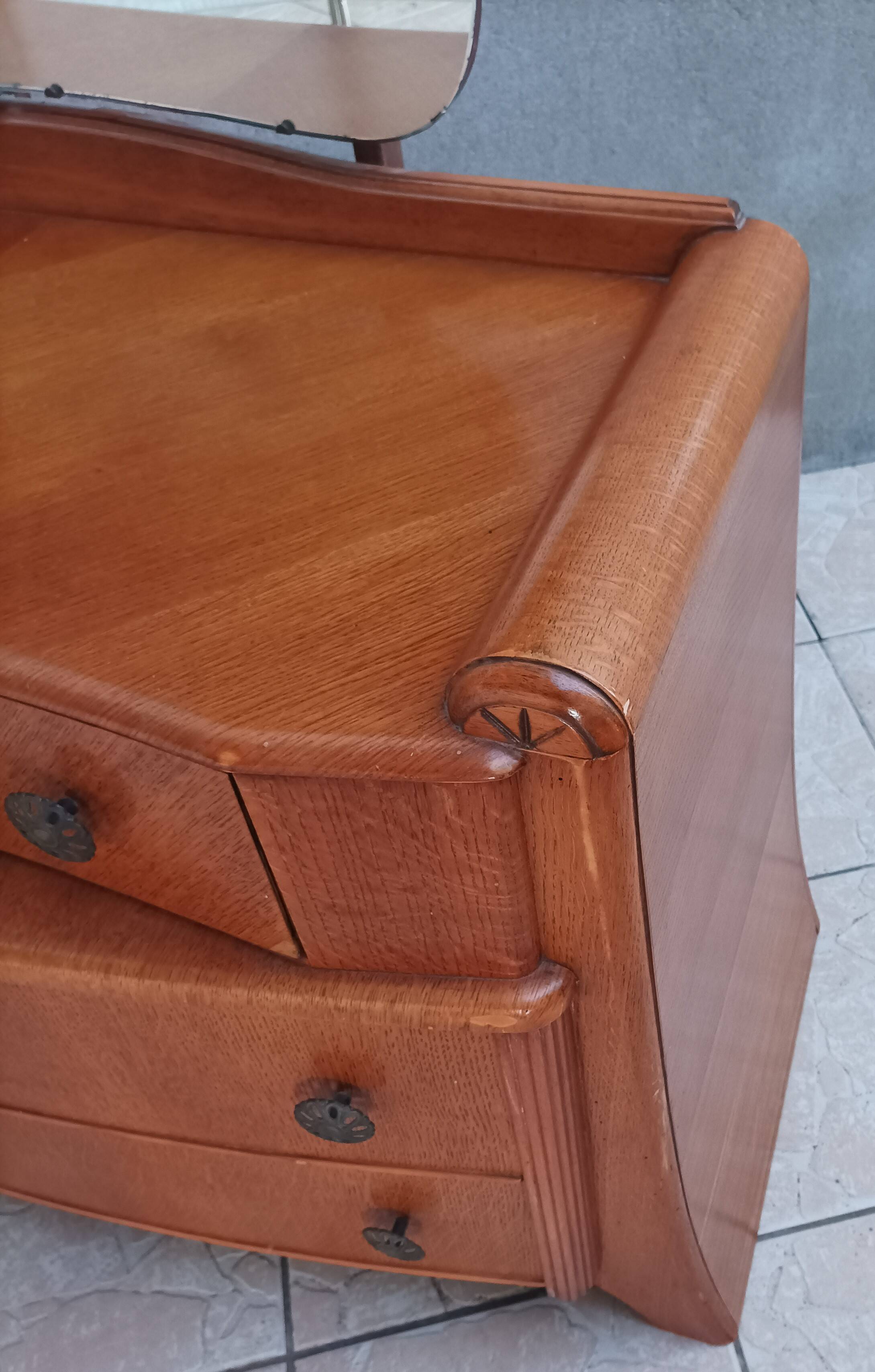 Austinsuite dressing table chest of drawers in Art Deco style oak 1960