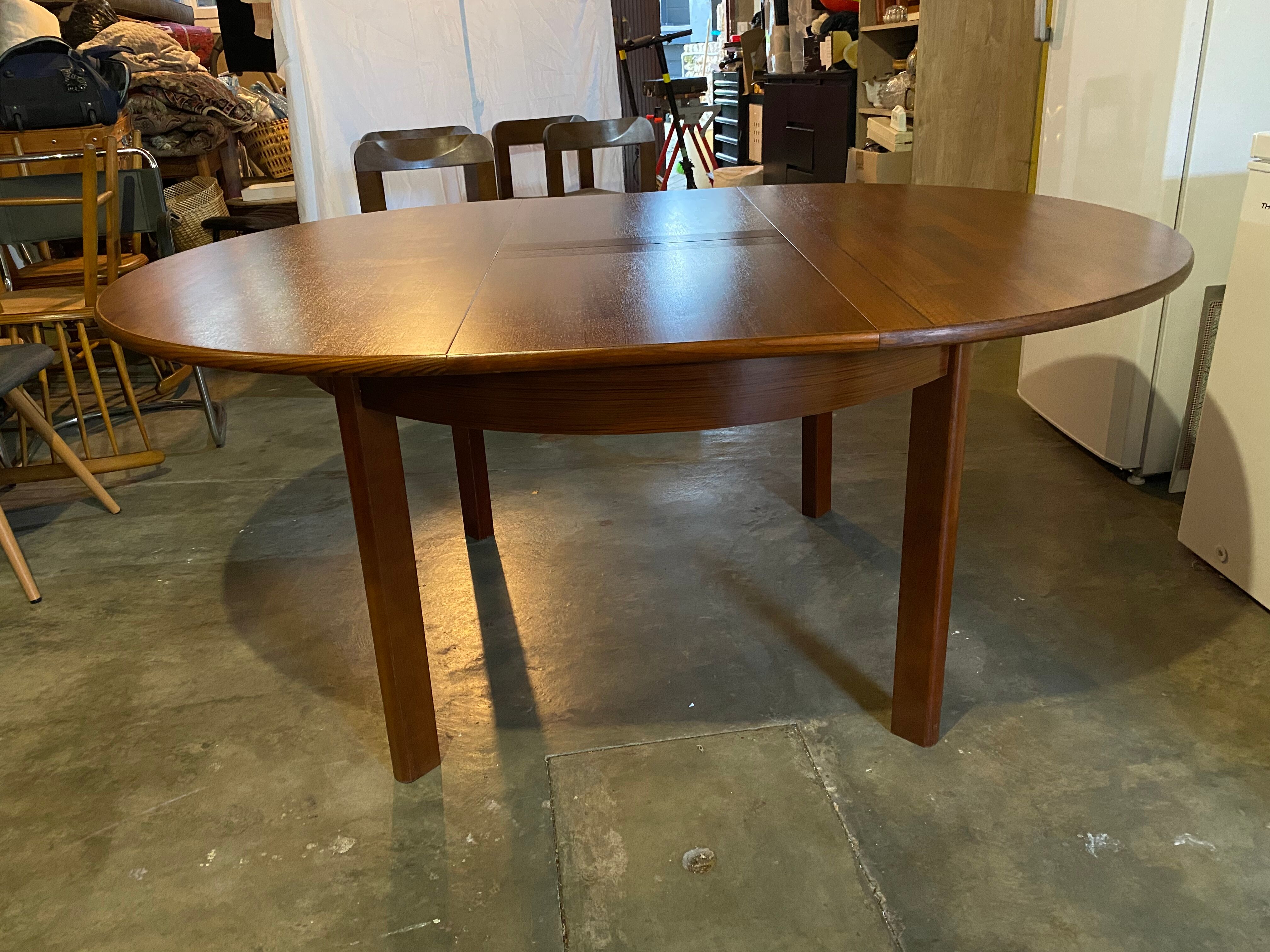 Scandinavian table
