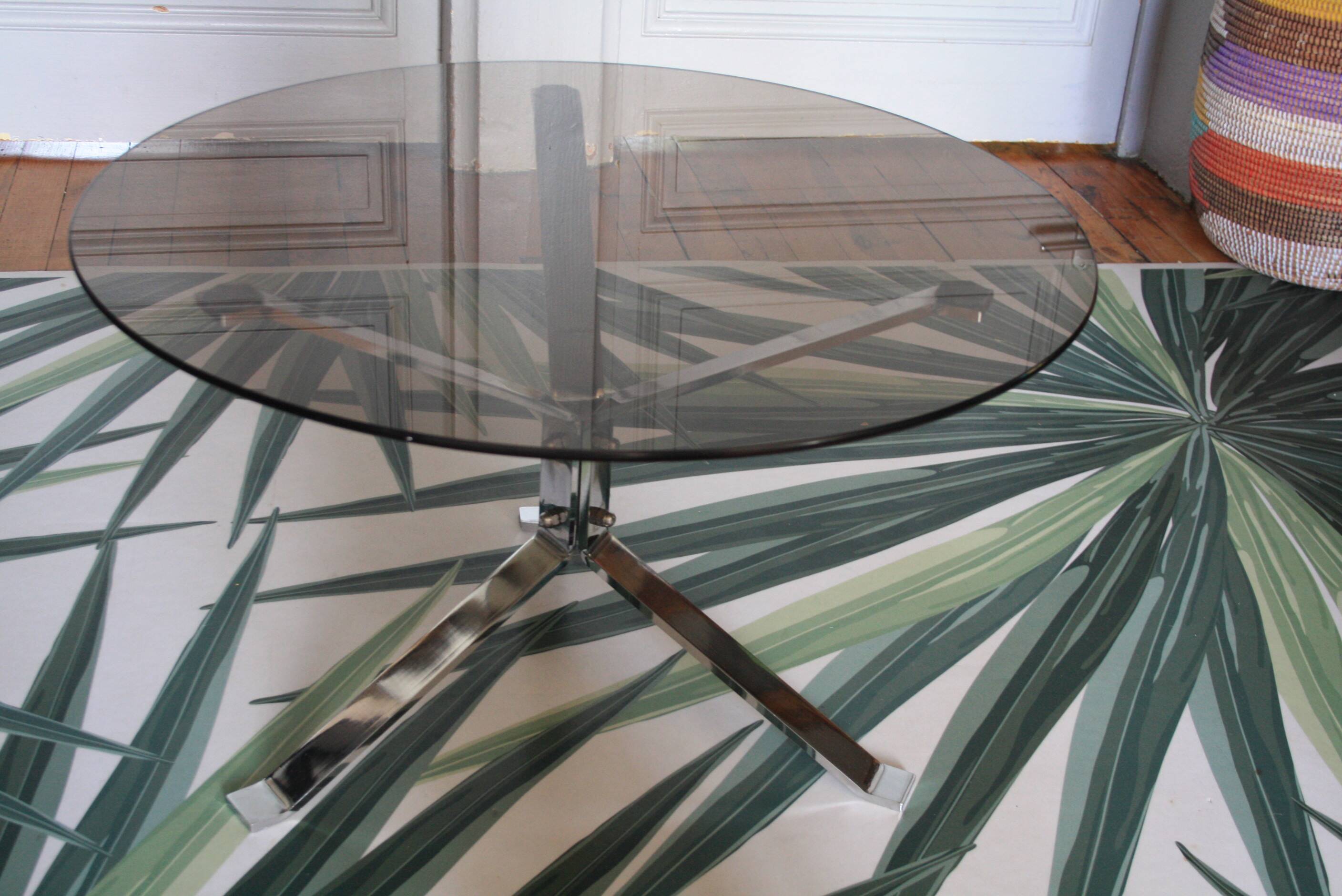 Round coffee table in smoked glass and chrome