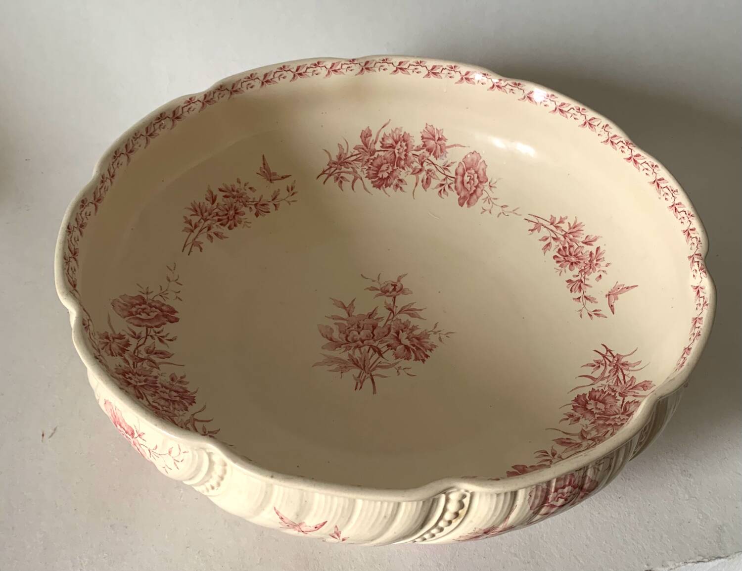 Large Sarreguemine washbasin bowl