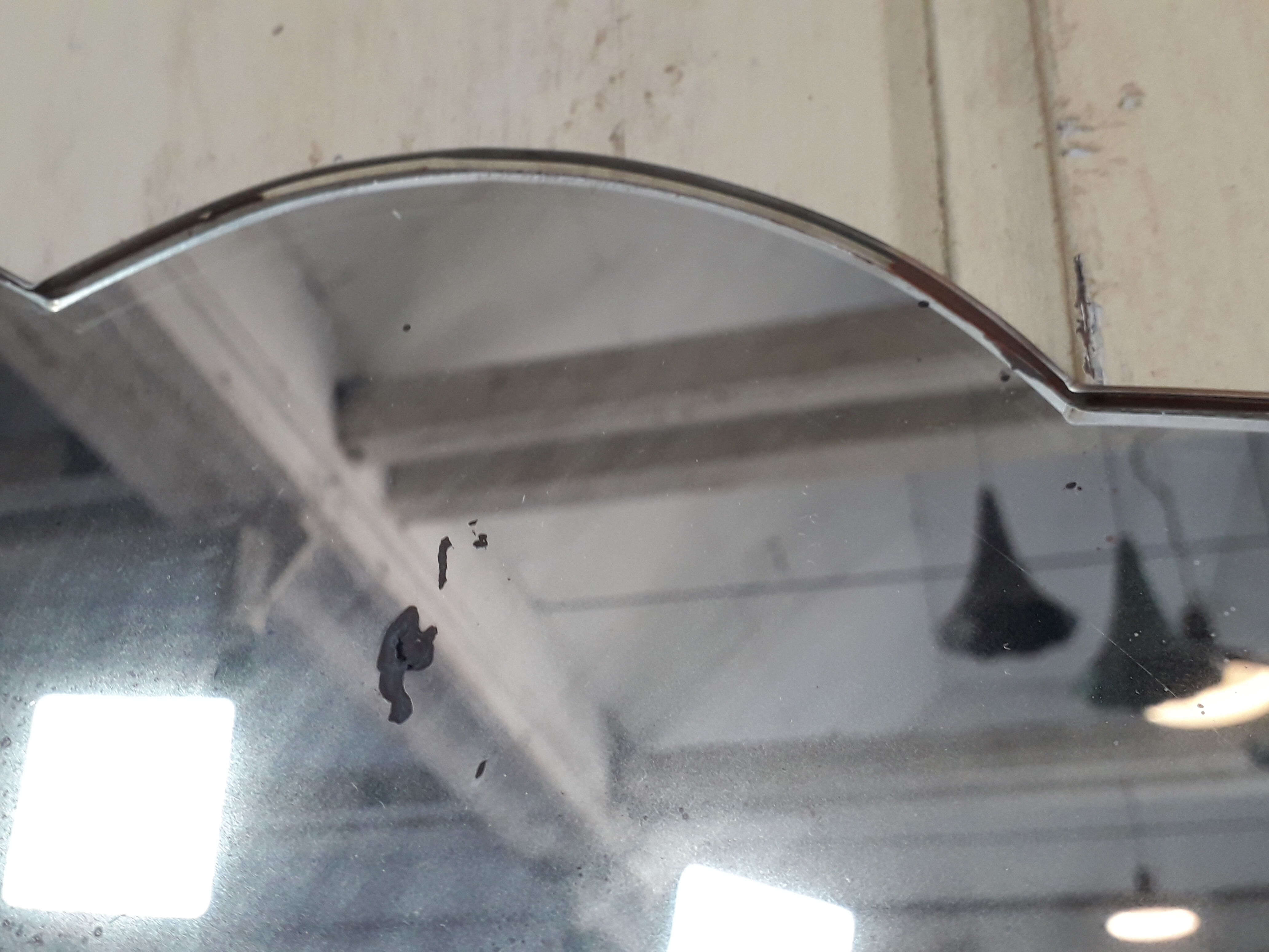 Mirror shape basket 60x33cm