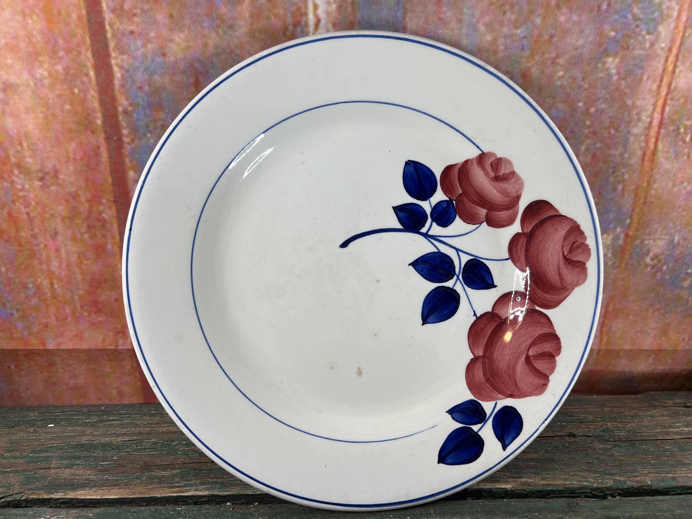 Plate on vintage heel dessert dish Rose Red