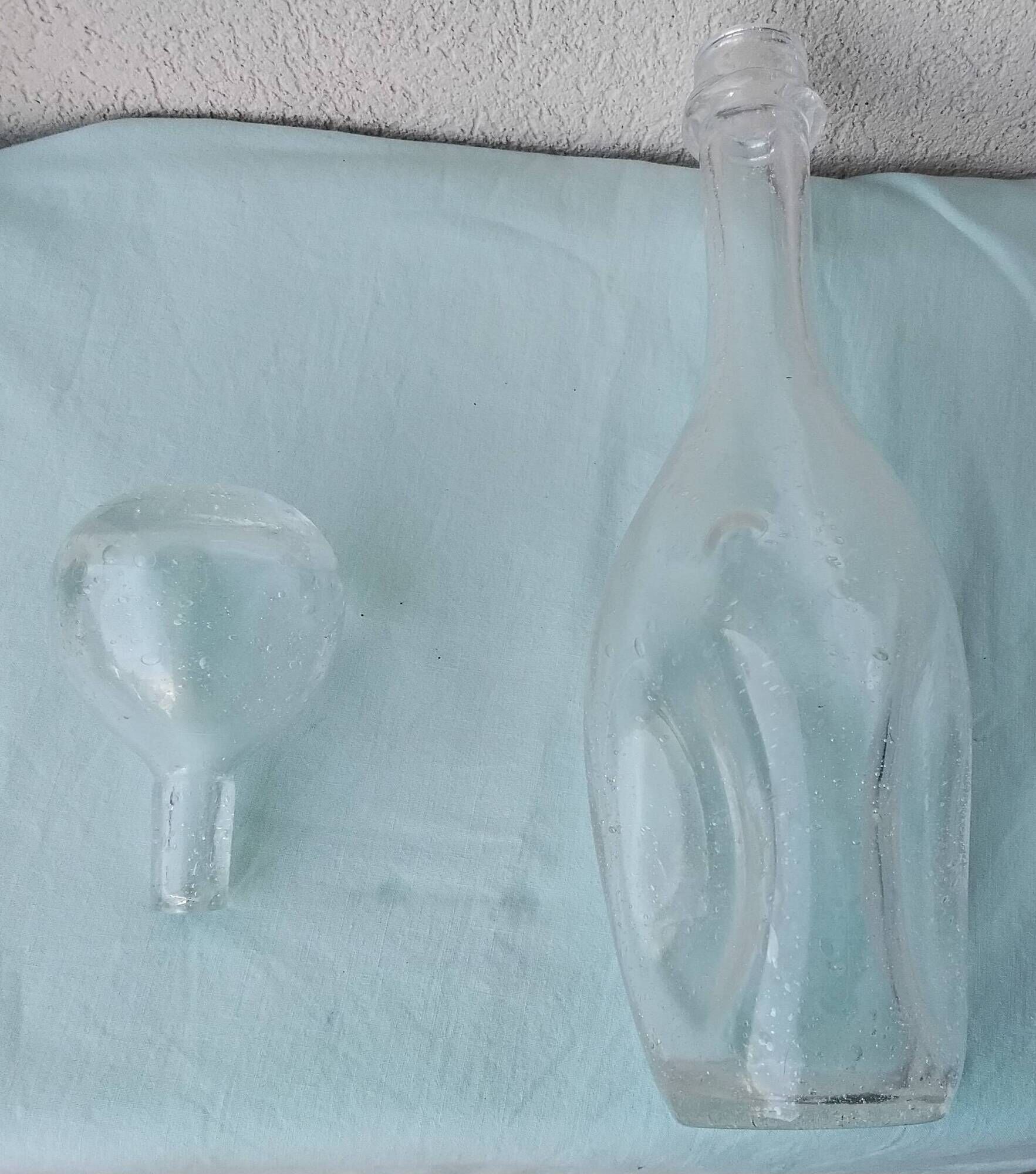 Carafe en verre bullé