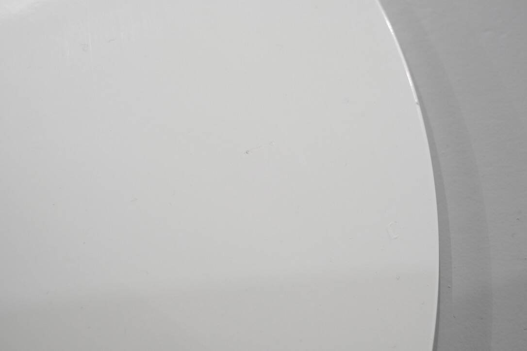 Tulip dining table in marble by Eero Saarinen for Knoll International.